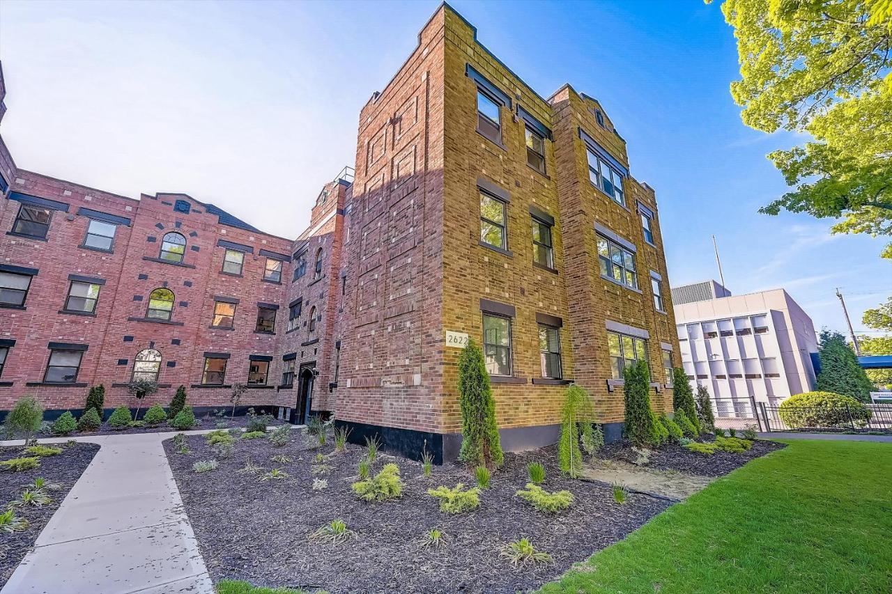 Apartamento Frontdesk 2622 Victory Pkwy Apts