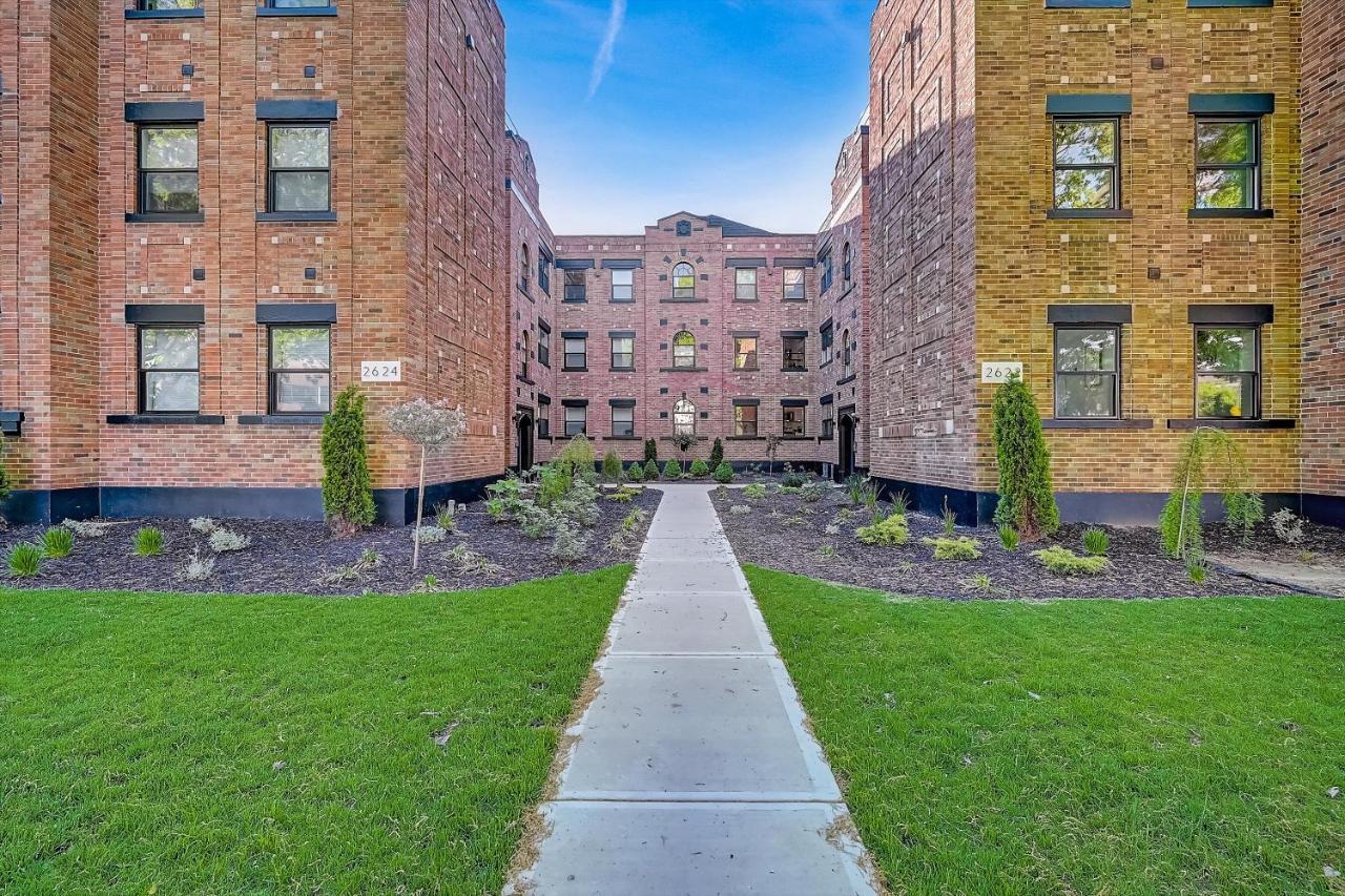 Frontdesk 2622 Victory Pkwy Apts Cincinnati